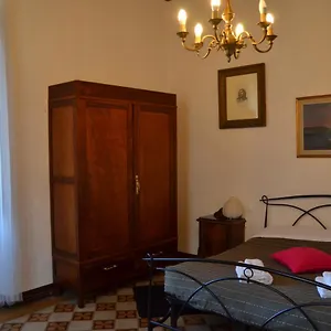  Guest house Time Out